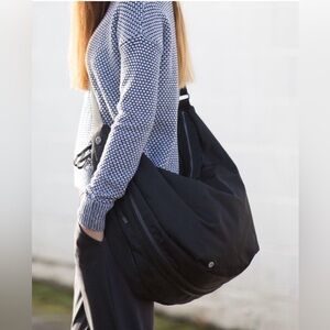Lululemon Resolution Hobo Sling Bag - Black